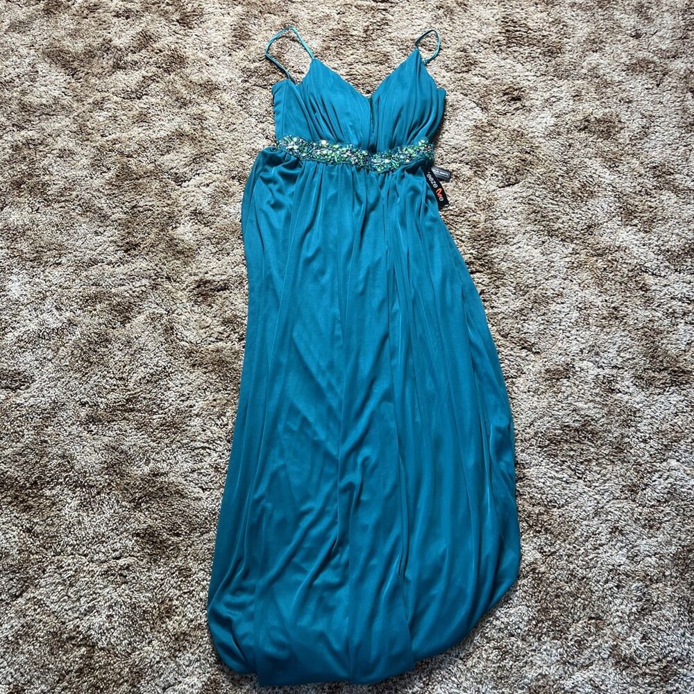 $99 Teeze Me Women's Green Sleeveless Beaded V-Neck Gown Dress Size 13/14